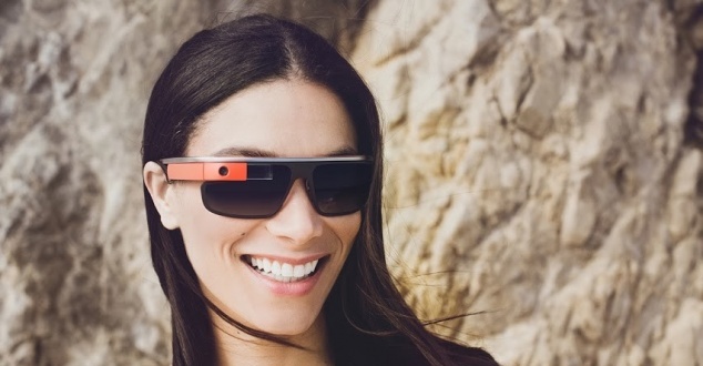 Google Glass w oprawkach Ray-Ban. Gigant szykuje premierę nowych okularów