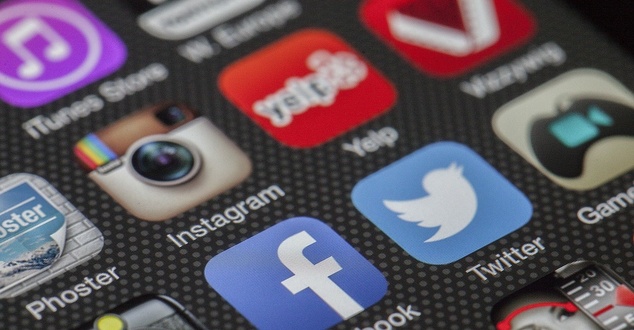 Politycy w social mediach bardziej popularni niż niektóre marki? Oto wyniki badania