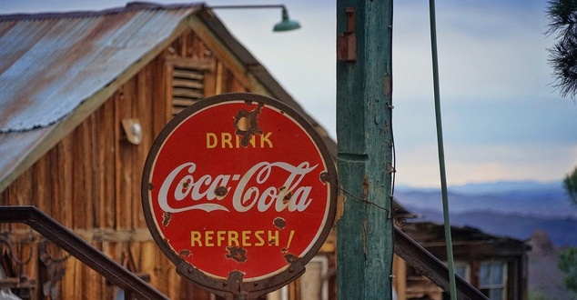 Coca-Cola rezygnuje z foliowych opakowań