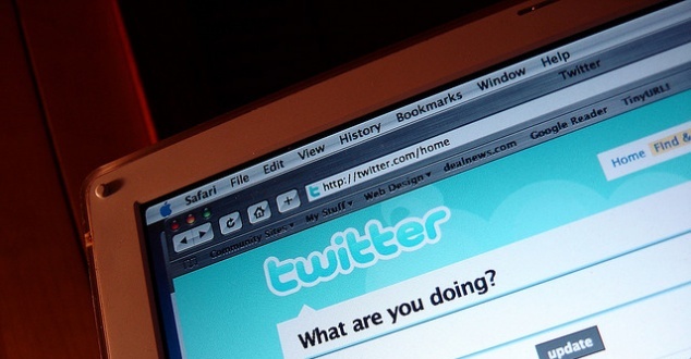 Założyciele Twittera nie sprzedają akcji, kurs w górę