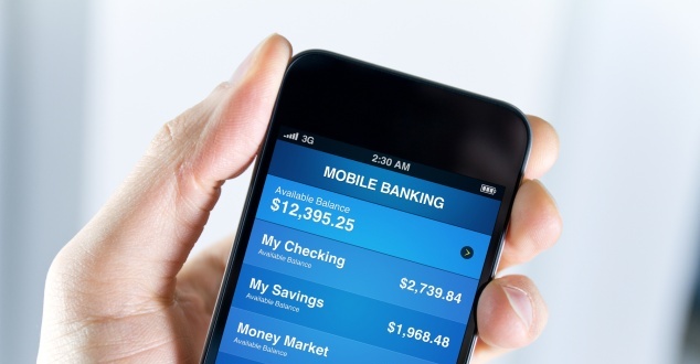Klienci banków migrują do mobile. 2,3 mln korzysta z konta wyłącznie przez smartfona lub tablet