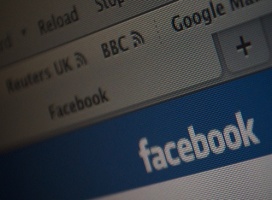 Francja zakazuje Facebooka i Twittera w telewizji