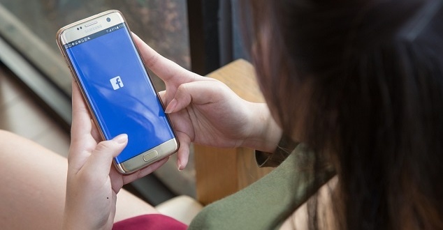 Facebook w polskiej wersji językowej kończy 10 lat