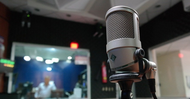 mikrofon, radio, studio, muzyka, fot. smorazanm-pixabay