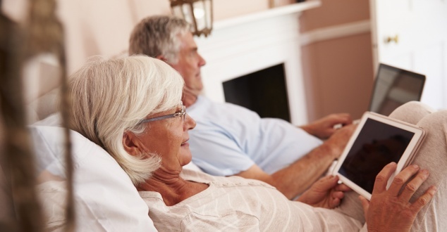 Seniorzy coraz aktywniejsi w internecie
