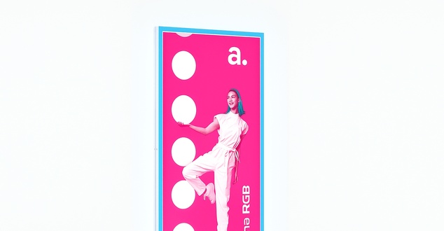 Kasetony reklamowe – skuteczna forma promocji w przestrzeni targowej i komercyjnej